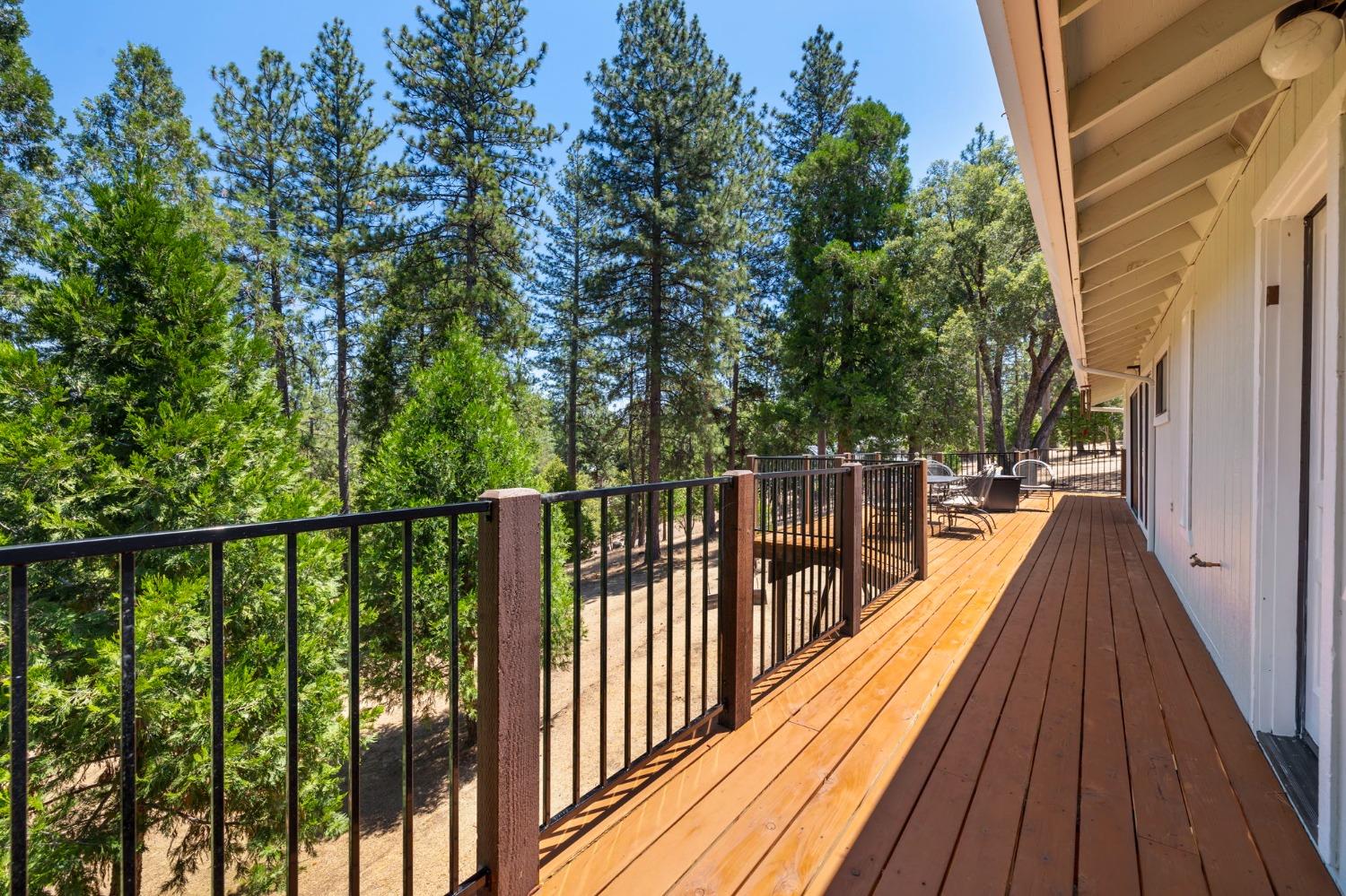 Detail Gallery Image 32 of 64 For 12070 Breckenridge Rd, Groveland,  CA 95321 - 3 Beds | 2 Baths