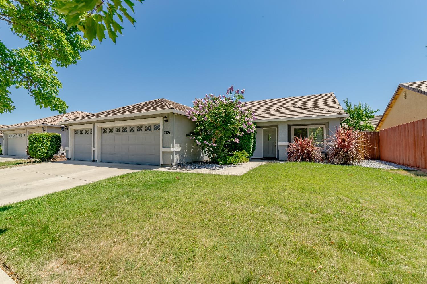 Detail Gallery Image 1 of 21 For 1292 Jodi Dr, Yuba City,  CA 95993 - 4 Beds | 2 Baths