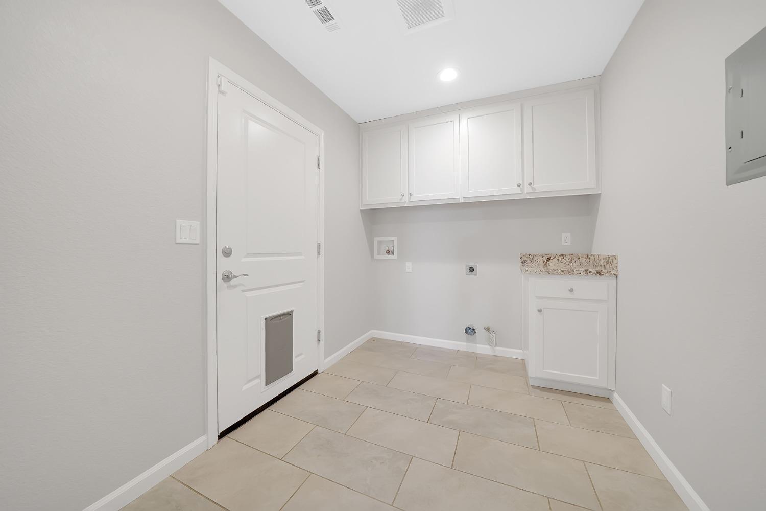 Detail Gallery Image 10 of 49 For 190 Emerald Lane, Jackson,  CA 95642 - 3 Beds | 2 Baths