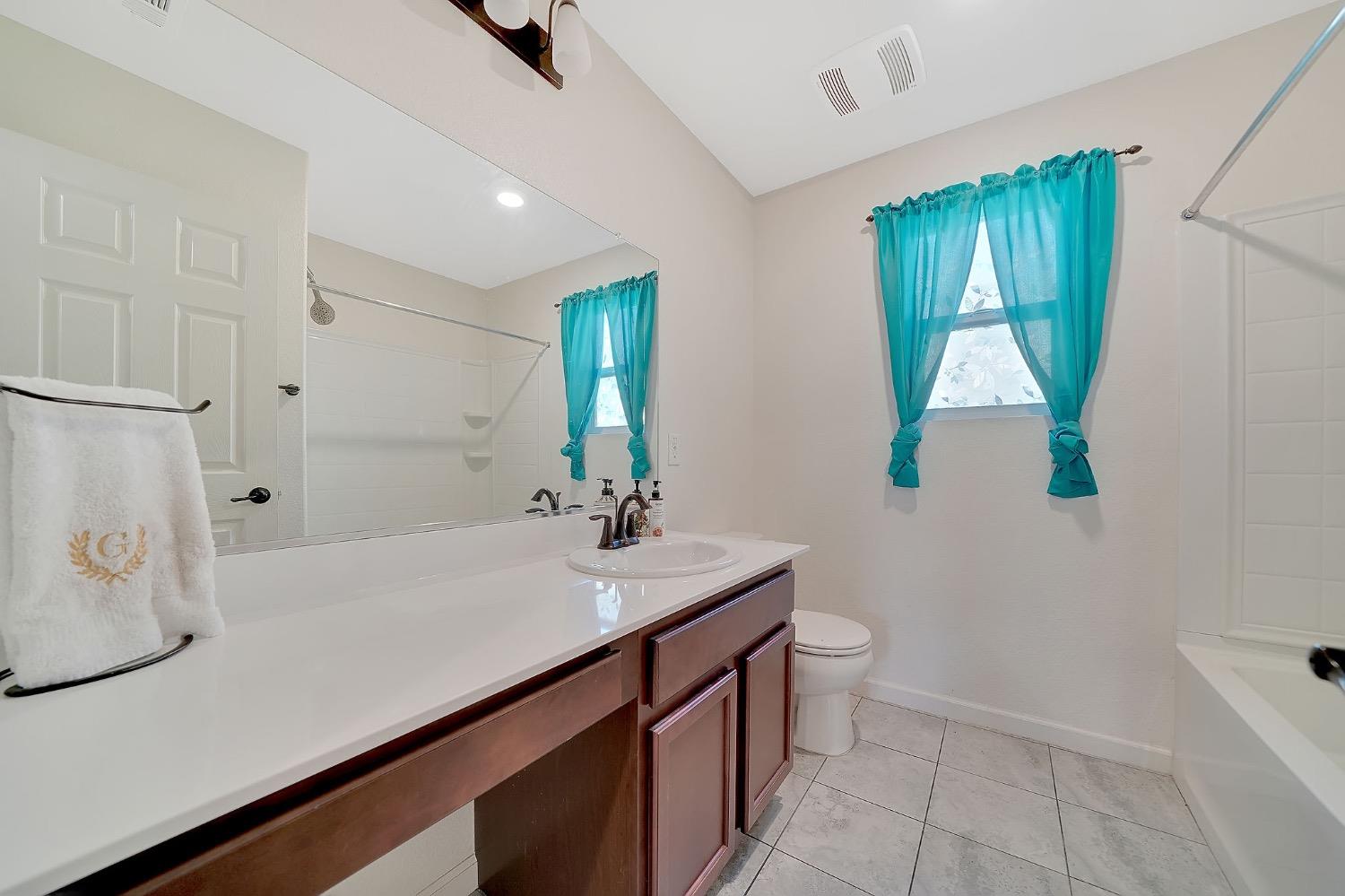 Detail Gallery Image 35 of 79 For 216 Vicenza Dr, Stockton,  CA 95209 - 3 Beds | 2/1 Baths