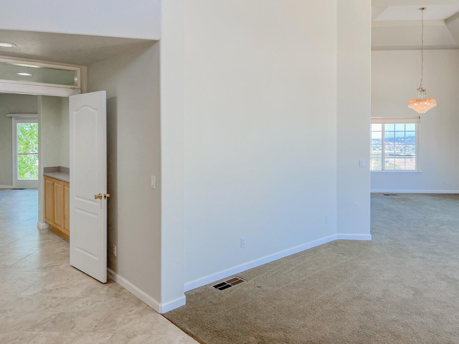 Detail Gallery Image 19 of 74 For 2120 Angels Vw, El Dorado Hills,  CA 95762 - 4 Beds | 3/1 Baths