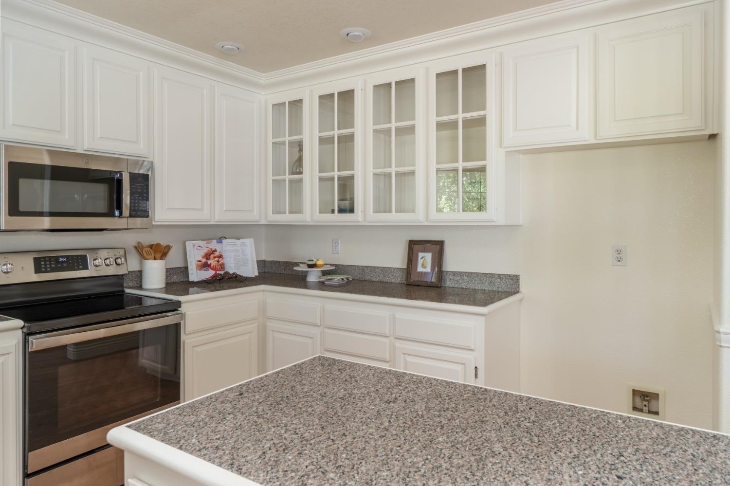 Detail Gallery Image 12 of 30 For 535 Sunny Oak Ct, Murphys,  CA 95247 - 4 Beds | 2 Baths