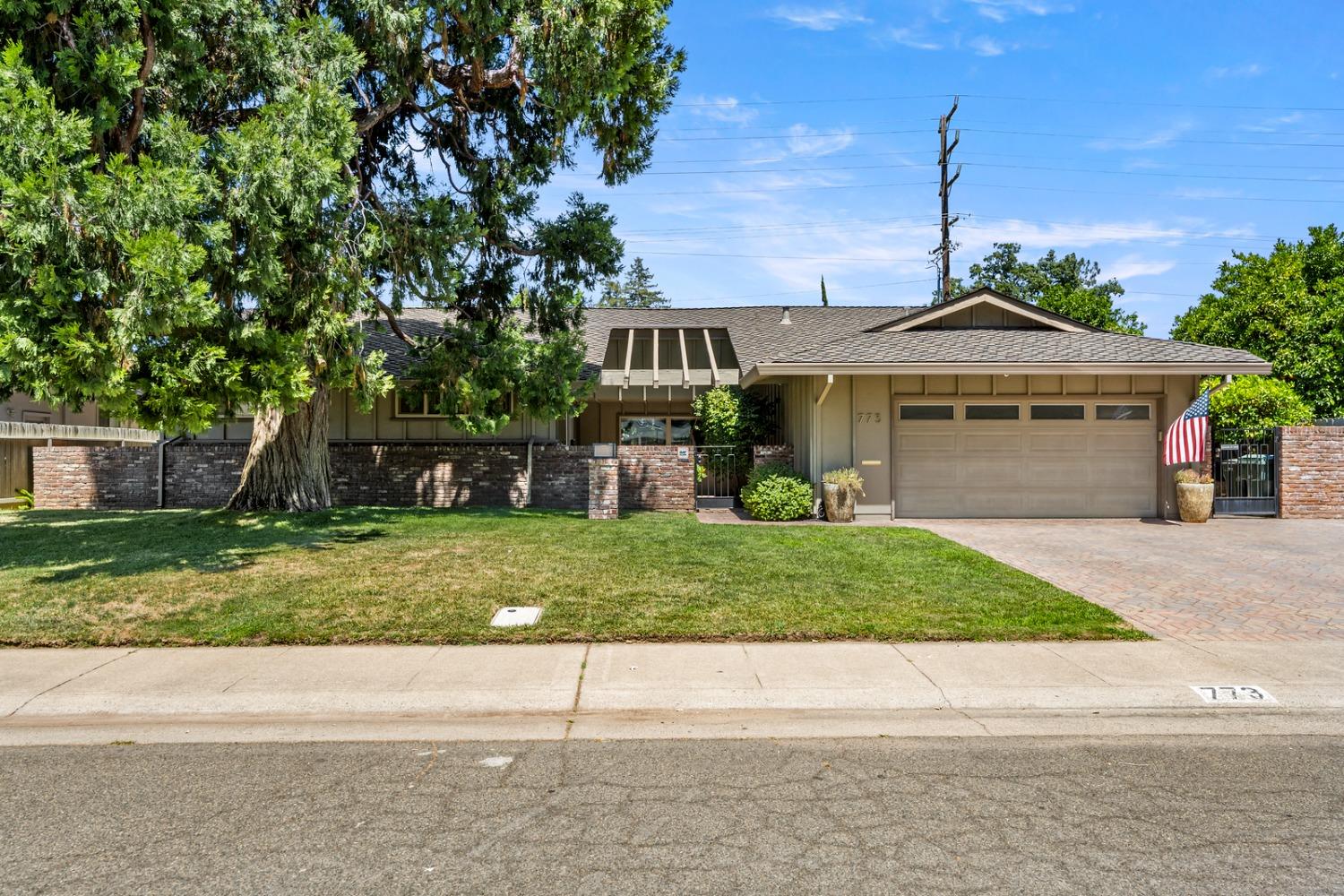 Detail Gallery Image 1 of 1 For 773 Blackmer Cir, Sacramento,  CA 95825 - 3 Beds | 2/1 Baths