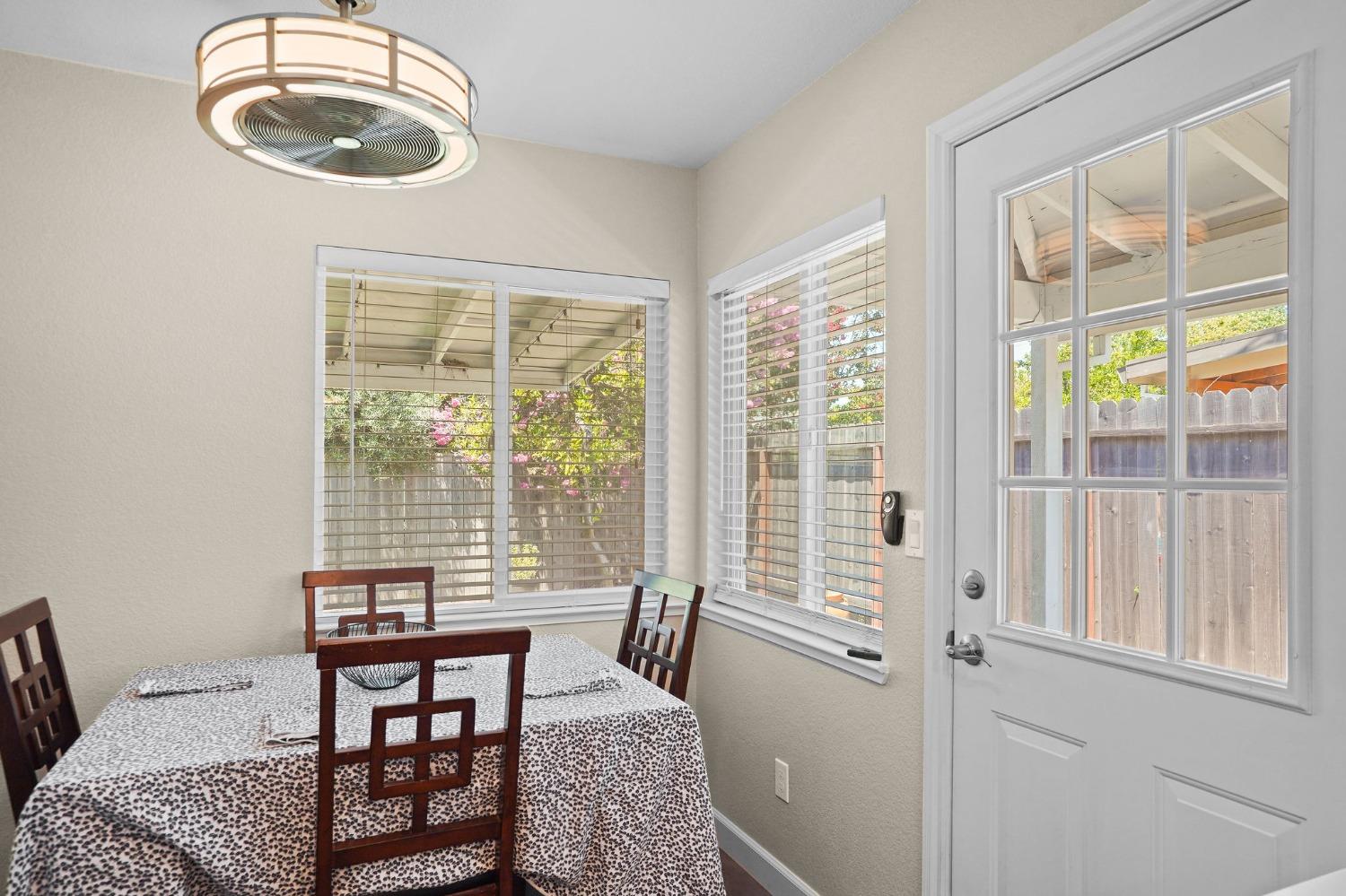 Detail Gallery Image 15 of 28 For 2045 Neptune Way, Sacramento,  CA 95864 - 3 Beds | 1 Baths