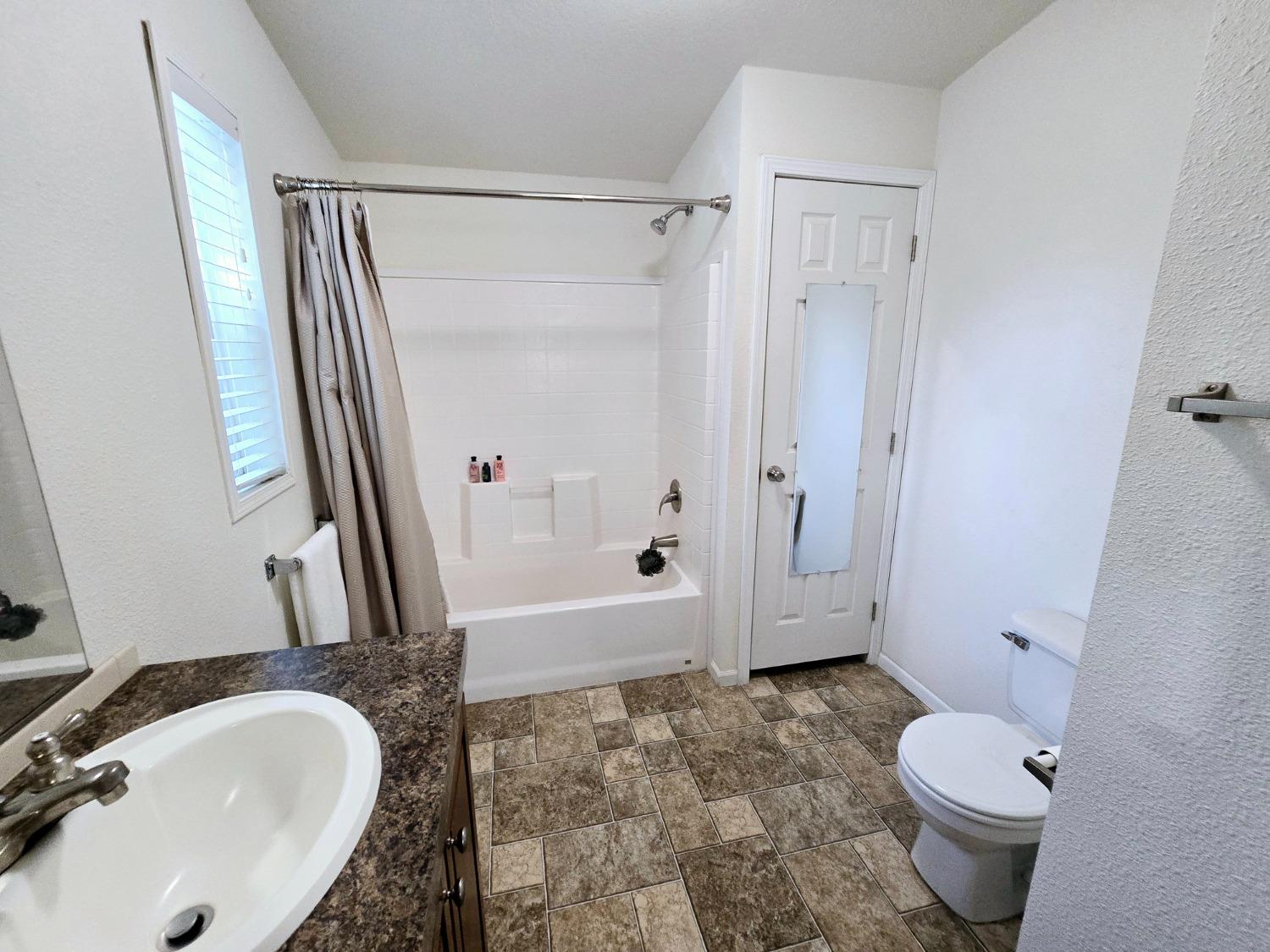 Detail Gallery Image 18 of 40 For 110 Full Cir, Davis,  CA 95618 - 3 Beds | 2 Baths