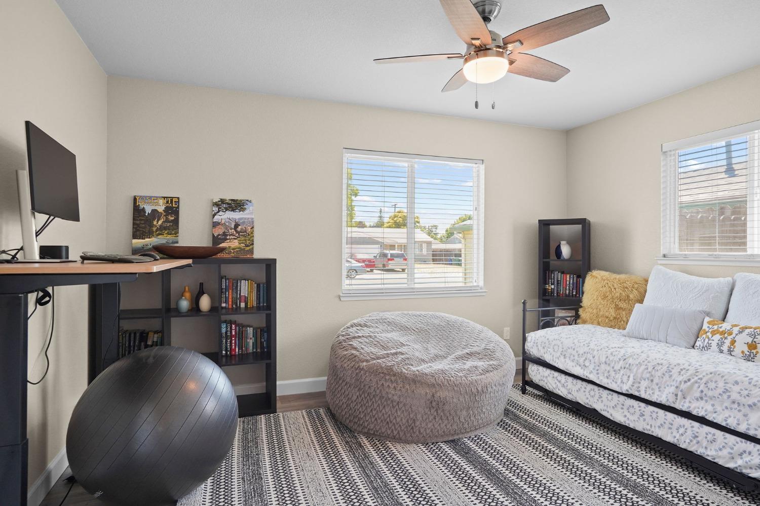 Detail Gallery Image 21 of 28 For 2045 Neptune Way, Sacramento,  CA 95864 - 3 Beds | 1 Baths