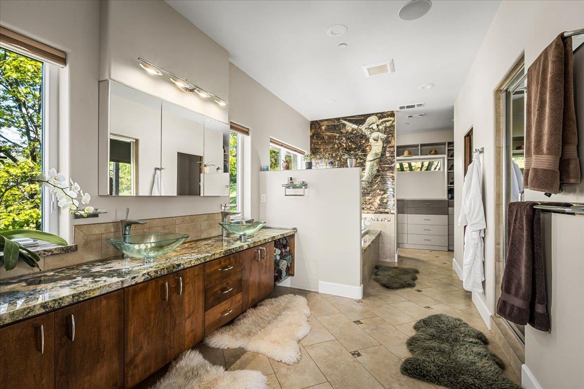 Detail Gallery Image 15 of 65 For 18724 Kentucky Ravine Rd, Nevada City,  CA 95959 - 3 Beds | 2/1 Baths