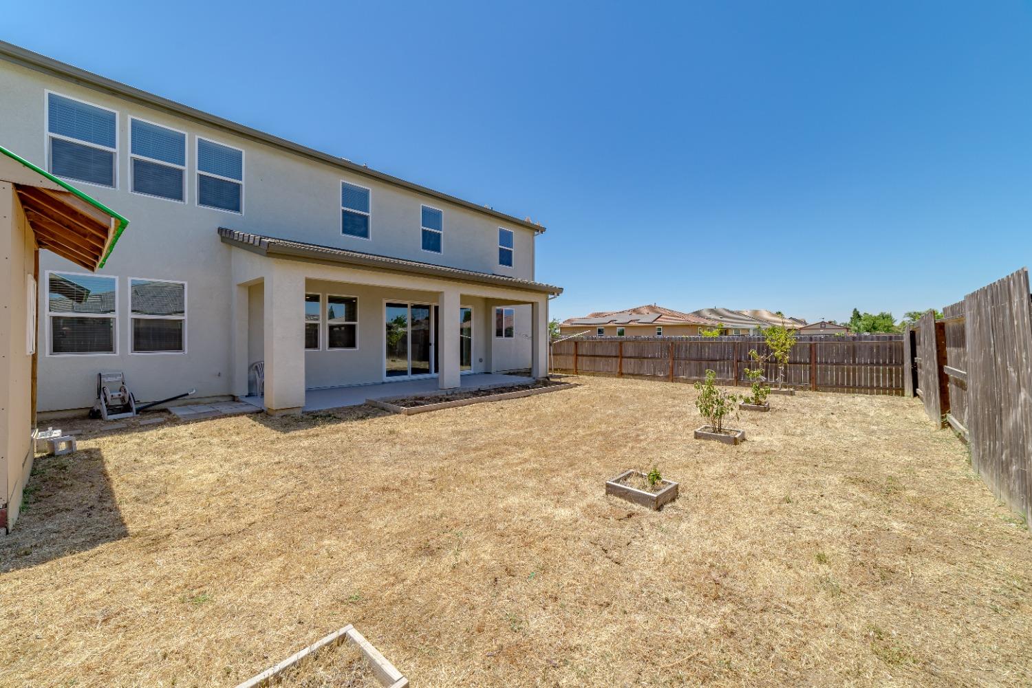 Detail Gallery Image 30 of 32 For 1097 Dry Gulch Trail Dr, Plumas Lake,  CA 95961 - 4 Beds | 3/1 Baths