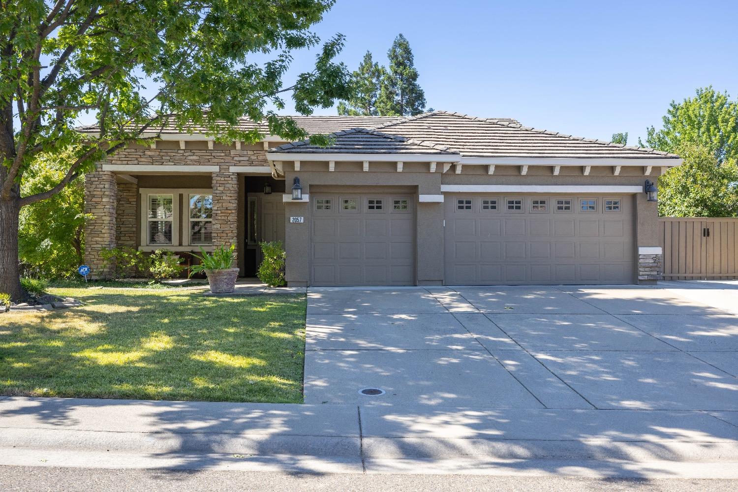 Detail Gallery Image 1 of 1 For 2057 Stockman Cir, Folsom,  CA 95630 - 4 Beds | 2 Baths