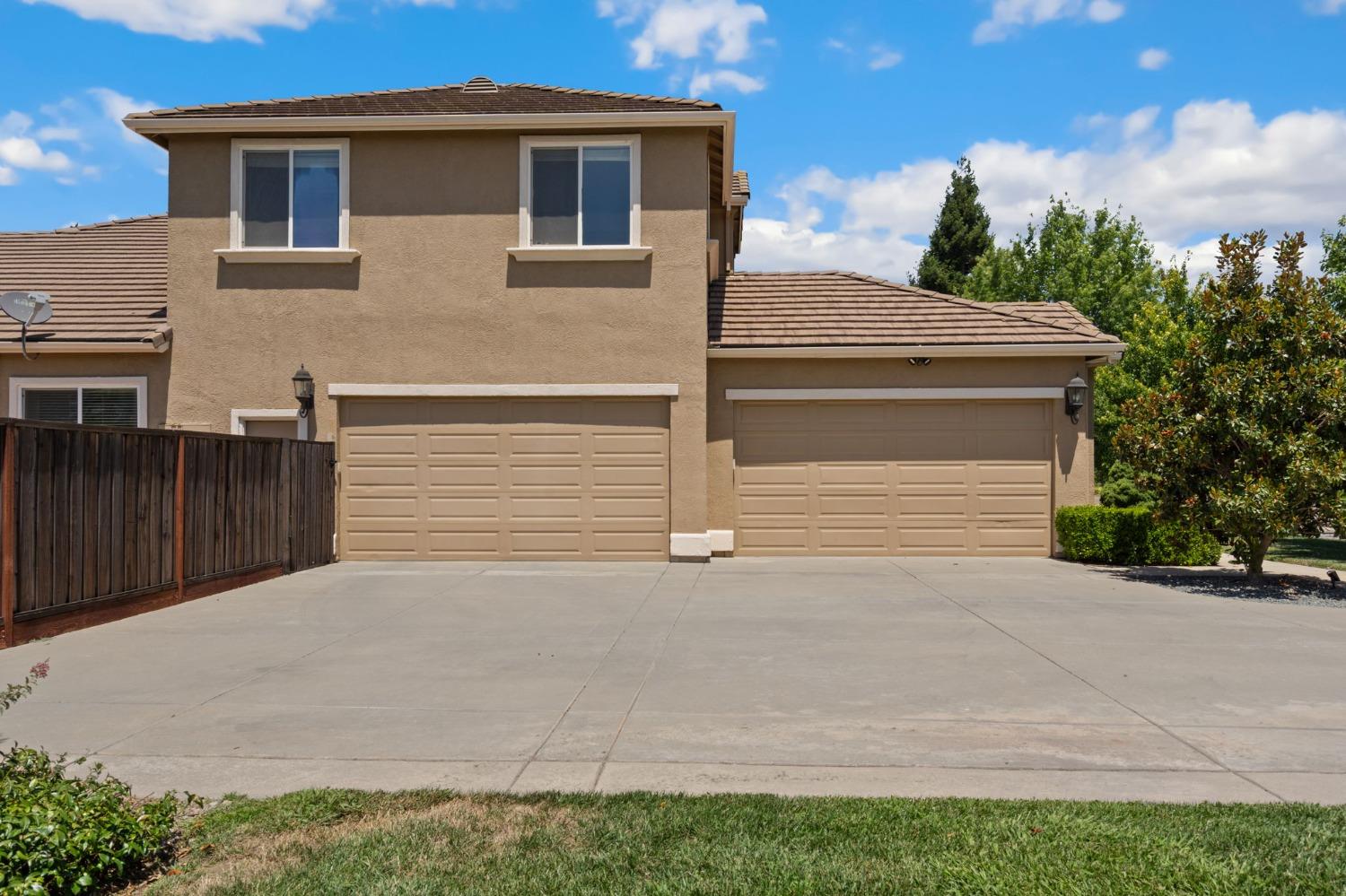 Detail Gallery Image 75 of 93 For 10157 Clover Ranch Dr, Sacramento,  CA 95829 - 4 Beds | 4 Baths