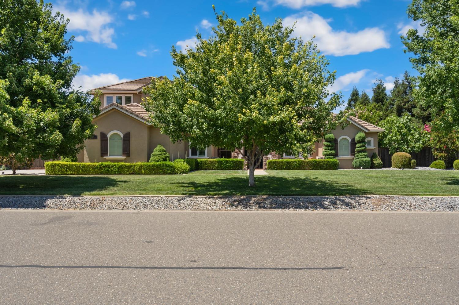 Detail Gallery Image 85 of 93 For 10157 Clover Ranch Dr, Sacramento,  CA 95829 - 4 Beds | 4 Baths