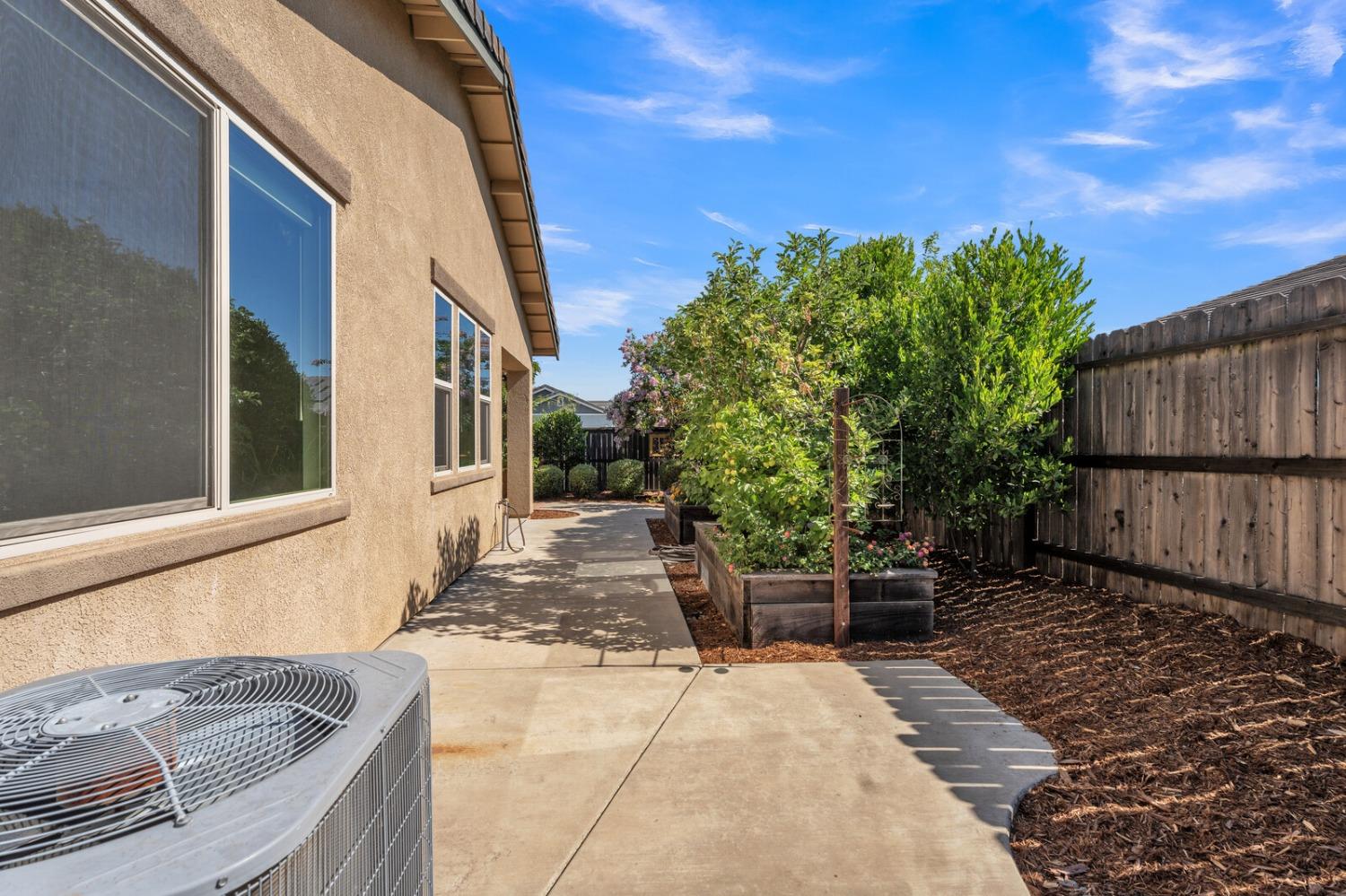 Detail Gallery Image 38 of 40 For 4003 Santa Ynez Dr, El Dorado Hills,  CA 95762 - 3 Beds | 3 Baths