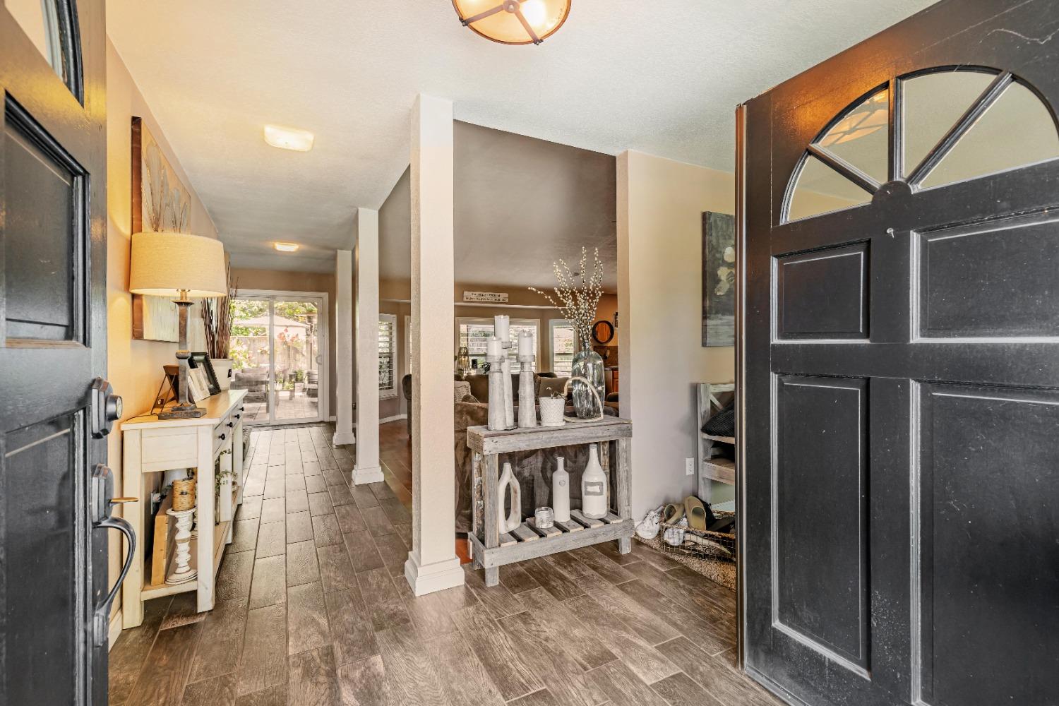 Detail Gallery Image 2 of 21 For 1720 Mcclellan Way, Stockton,  CA 95207 - 4 Beds | 2/1 Baths