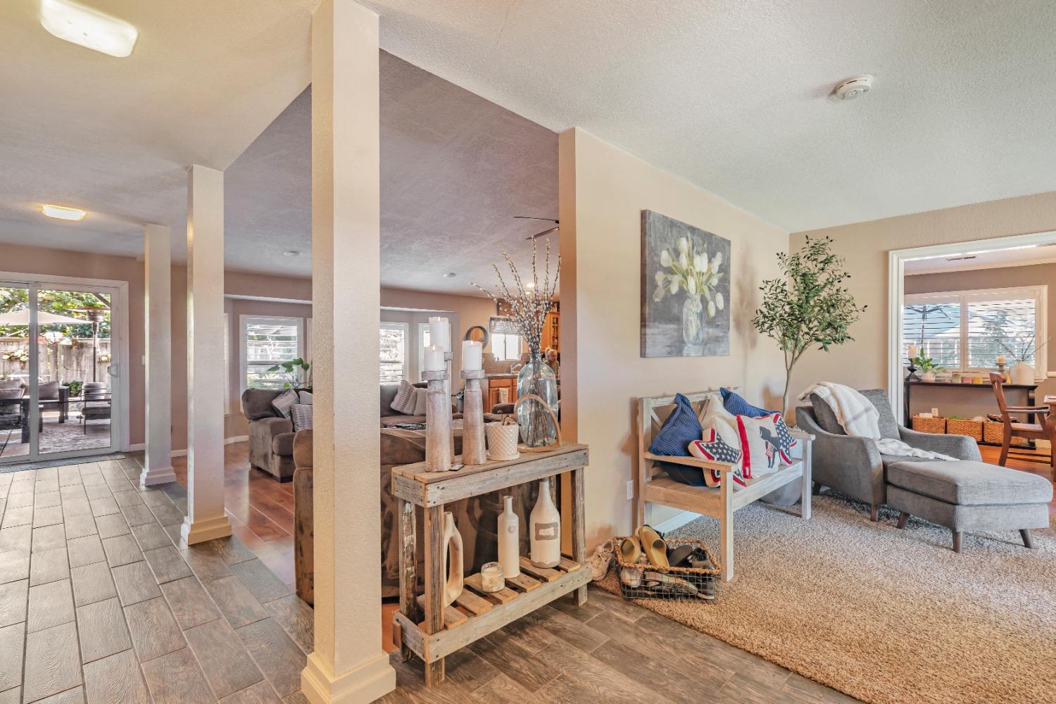 Detail Gallery Image 3 of 21 For 1720 Mcclellan Way, Stockton,  CA 95207 - 4 Beds | 2/1 Baths