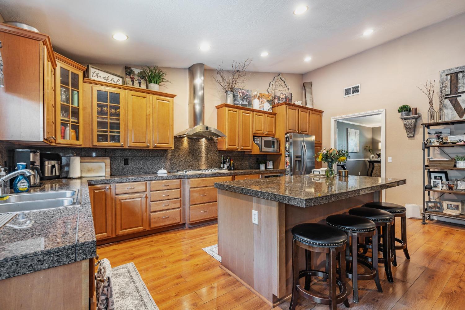 Detail Gallery Image 7 of 21 For 1720 Mcclellan Way, Stockton,  CA 95207 - 4 Beds | 2/1 Baths