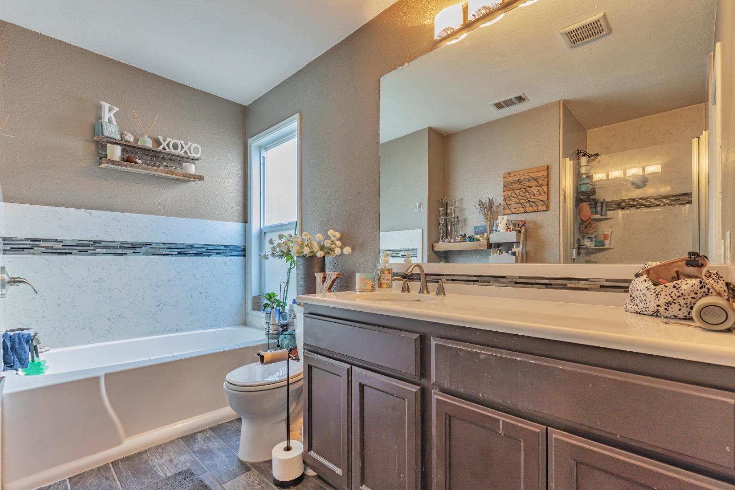 Detail Gallery Image 11 of 21 For 1720 Mcclellan Way, Stockton,  CA 95207 - 4 Beds | 2/1 Baths