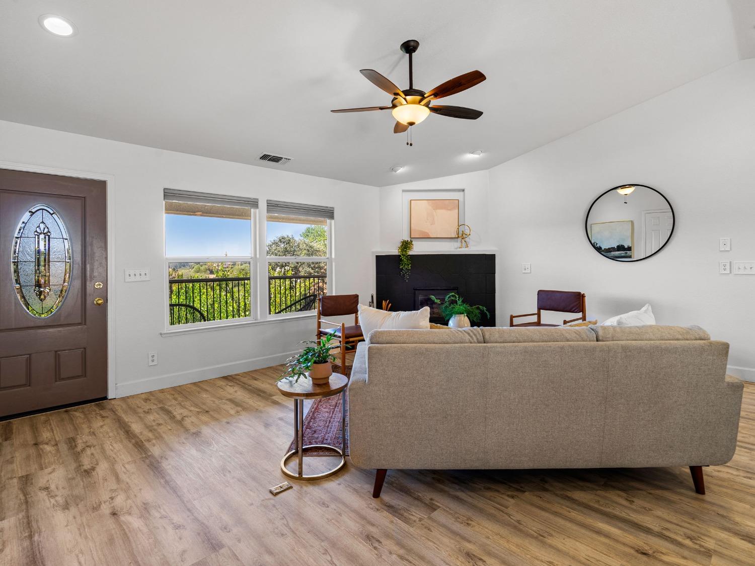 Detail Gallery Image 7 of 53 For 1940 Sweetwater Trl, Cool,  CA 95614 - 3 Beds | 2 Baths