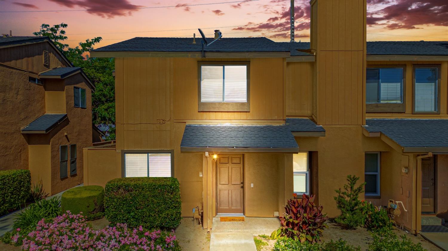 Detail Gallery Image 1 of 1 For 561 Lincoln Ave #F,  Modesto,  CA 95354 - 3 Beds | 2 Baths