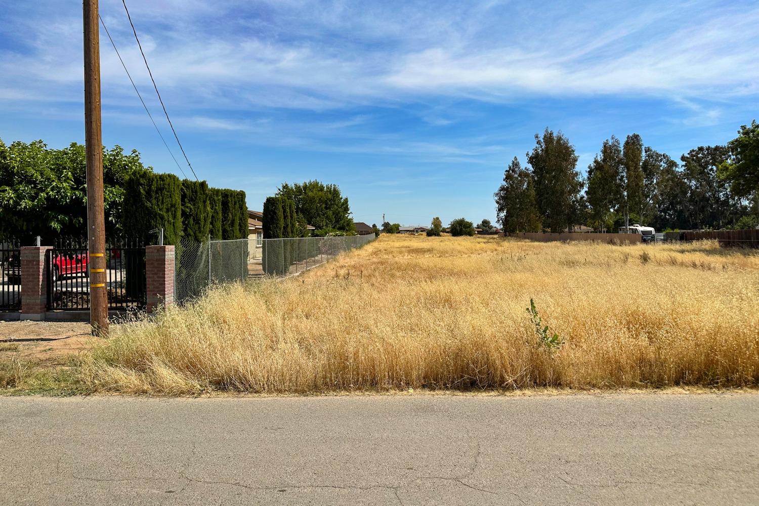 Oregon Avenue, Madera, California image 6