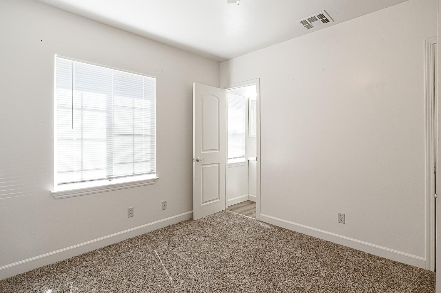 Detail Gallery Image 17 of 23 For 744 W Yosemite Ave, Manteca,  CA 95337 - 3 Beds | 1/1 Baths