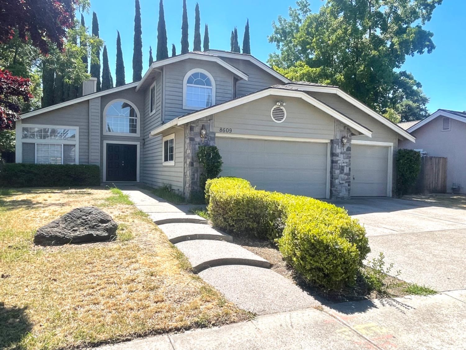 Detail Gallery Image 1 of 1 For 8609 Blue Grass Dr, Stockton,  CA 95210 - 5 Beds | 3 Baths