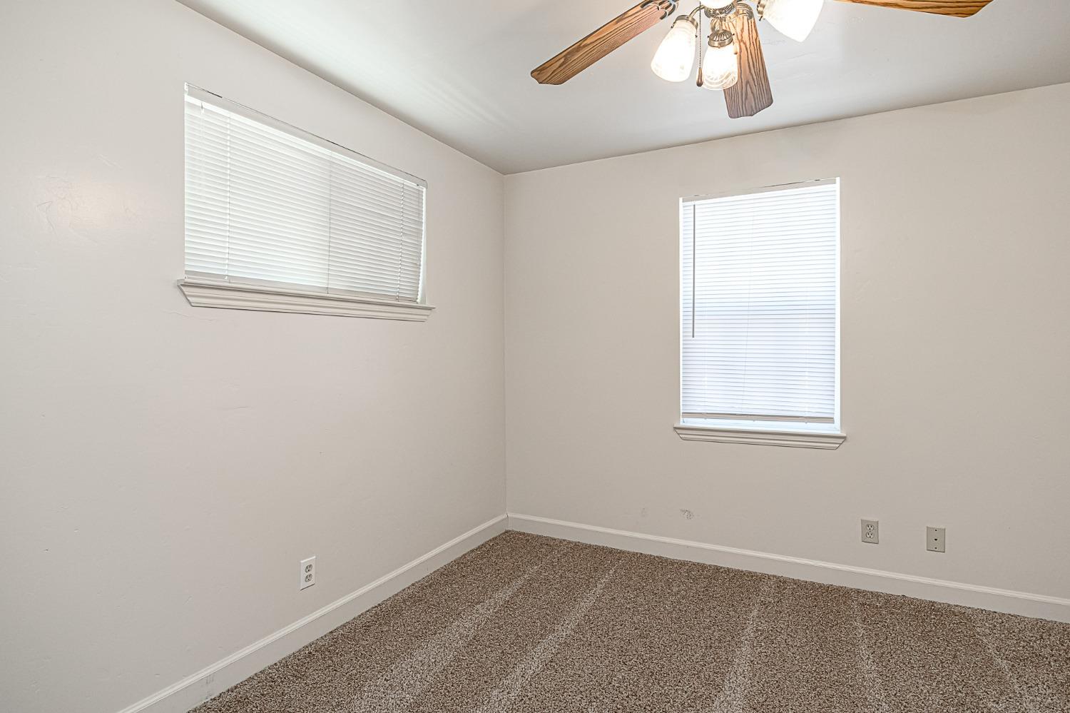 Detail Gallery Image 13 of 23 For 744 W Yosemite Ave, Manteca,  CA 95337 - 3 Beds | 1/1 Baths