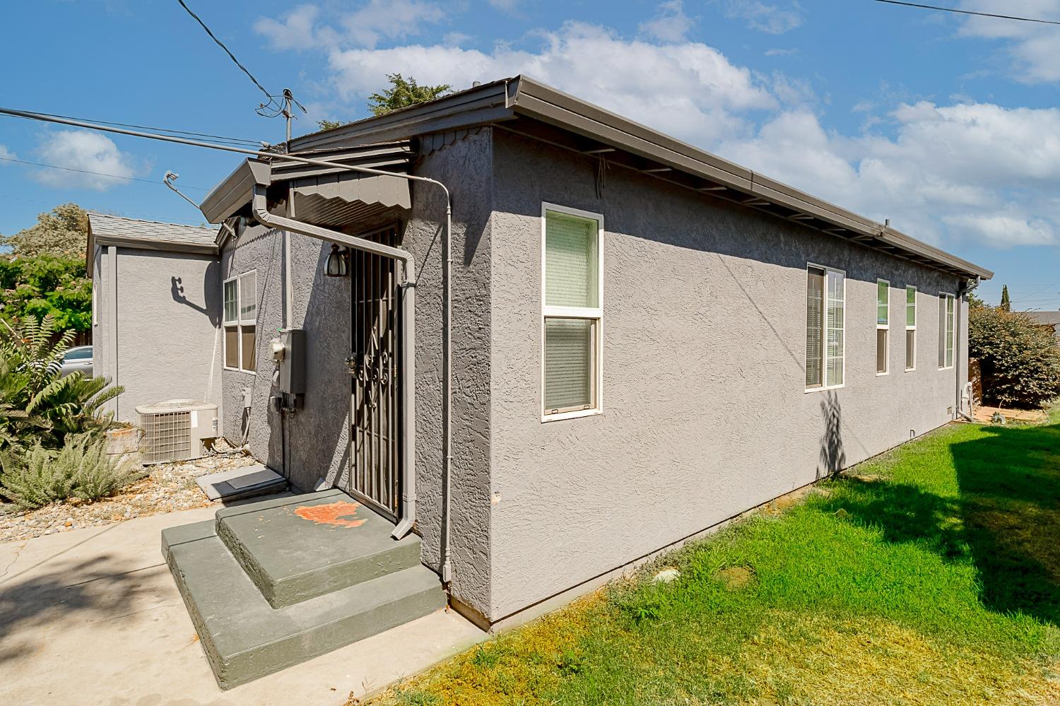 Detail Gallery Image 22 of 23 For 744 W Yosemite Ave, Manteca,  CA 95337 - 3 Beds | 1/1 Baths