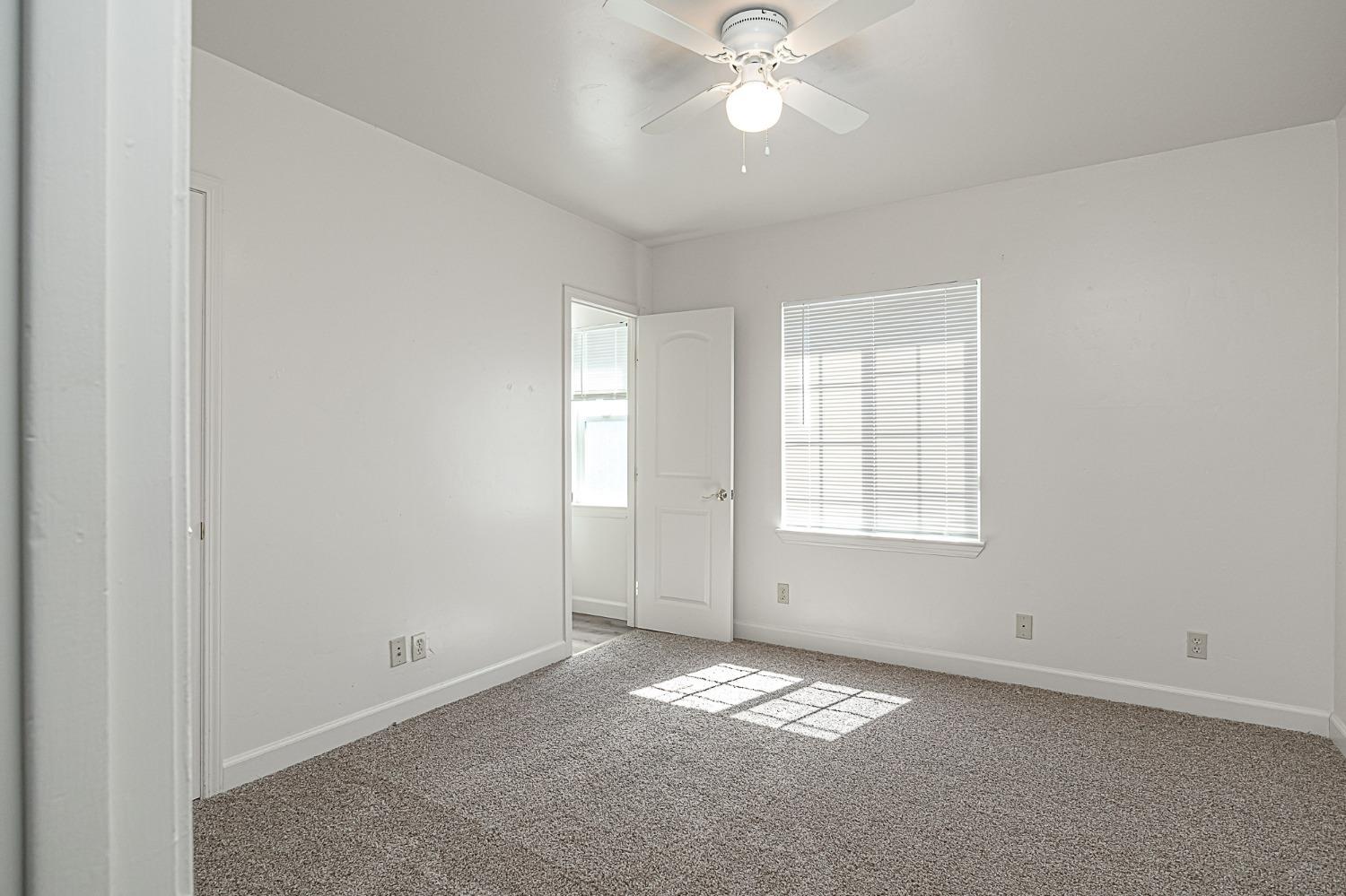 Detail Gallery Image 14 of 23 For 744 W Yosemite Ave, Manteca,  CA 95337 - 3 Beds | 1/1 Baths