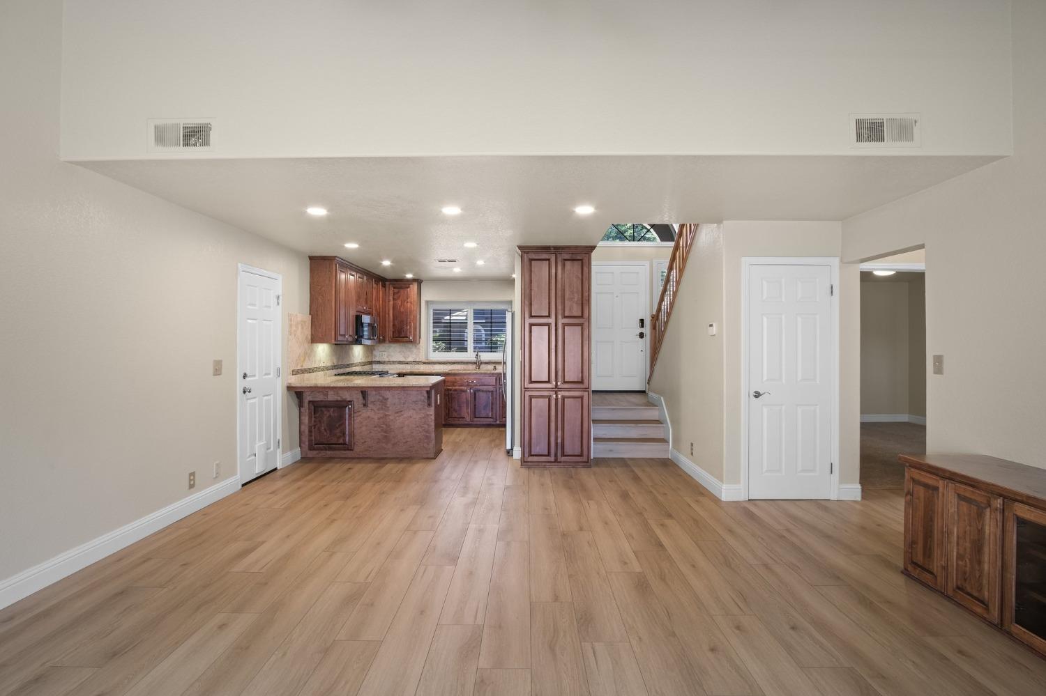 Detail Gallery Image 10 of 25 For 1481 Alex Cir, Turlock,  CA 95382 - 3 Beds | 2/1 Baths