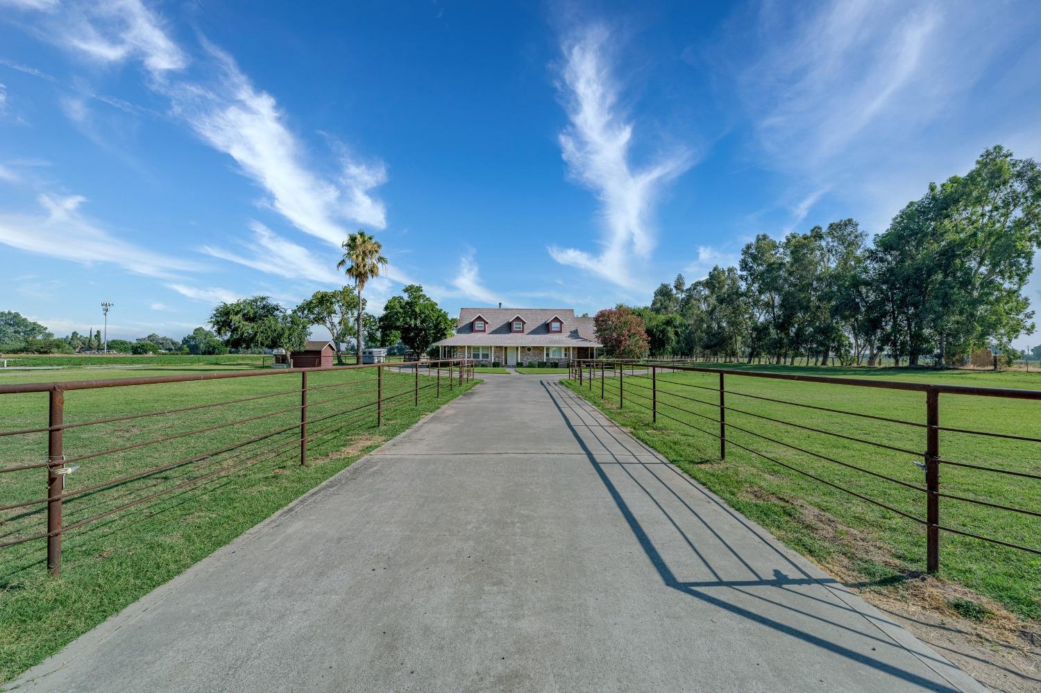 Detail Gallery Image 2 of 96 For 4808 Elliott Ave, Atwater,  CA 95301 - 3 Beds | 2/1 Baths