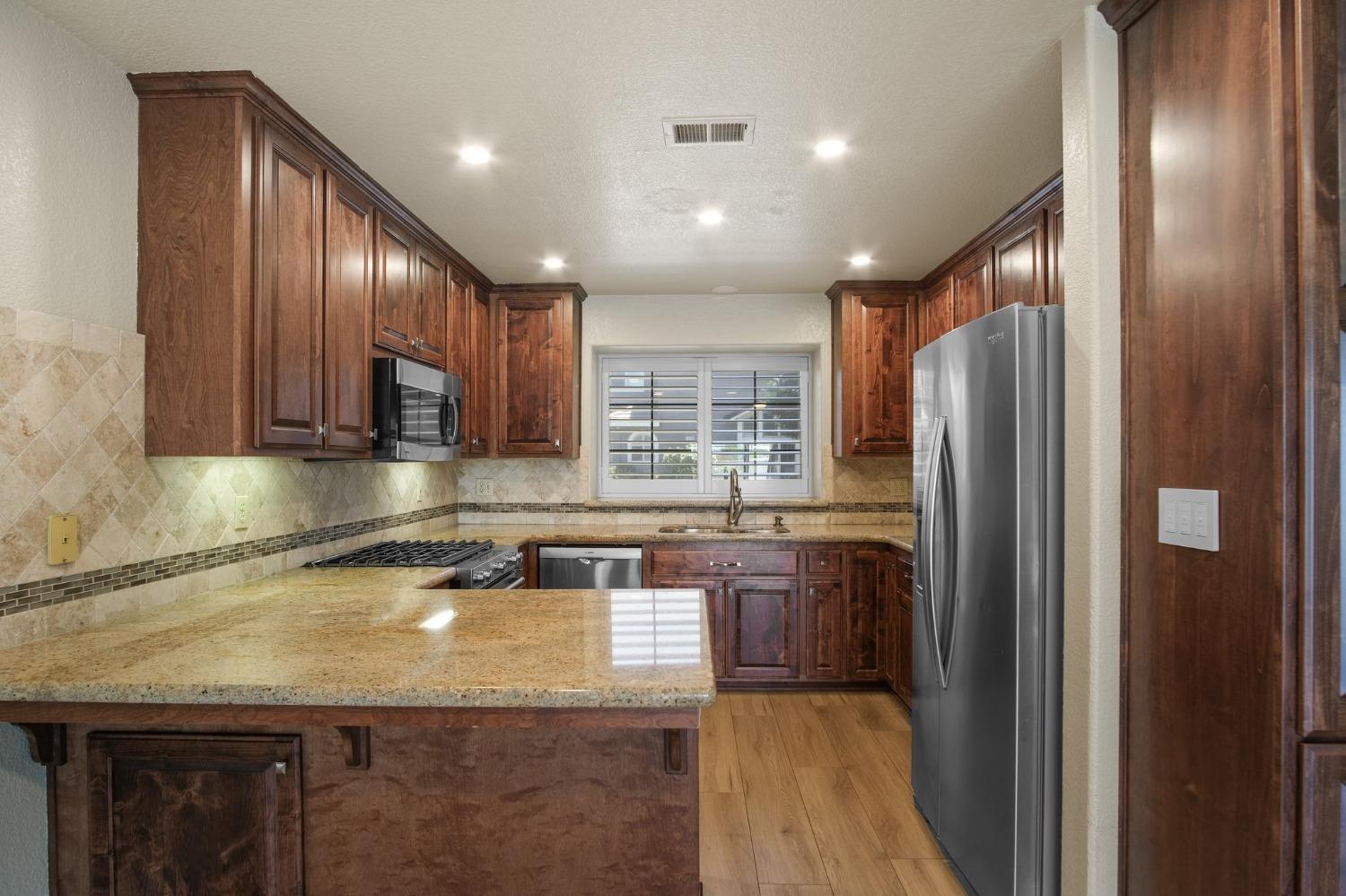 Detail Gallery Image 7 of 25 For 1481 Alex Cir, Turlock,  CA 95382 - 3 Beds | 2/1 Baths