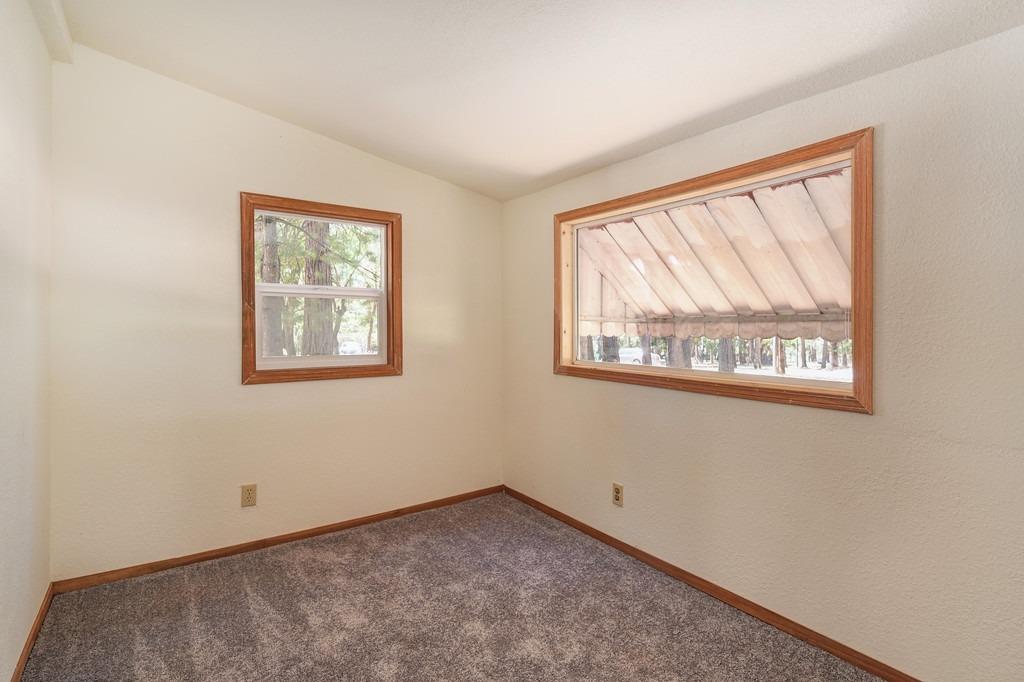 Detail Gallery Image 19 of 29 For 14041 Ash Rd, Grass Valley,  CA 95945 - 2 Beds | 1 Baths