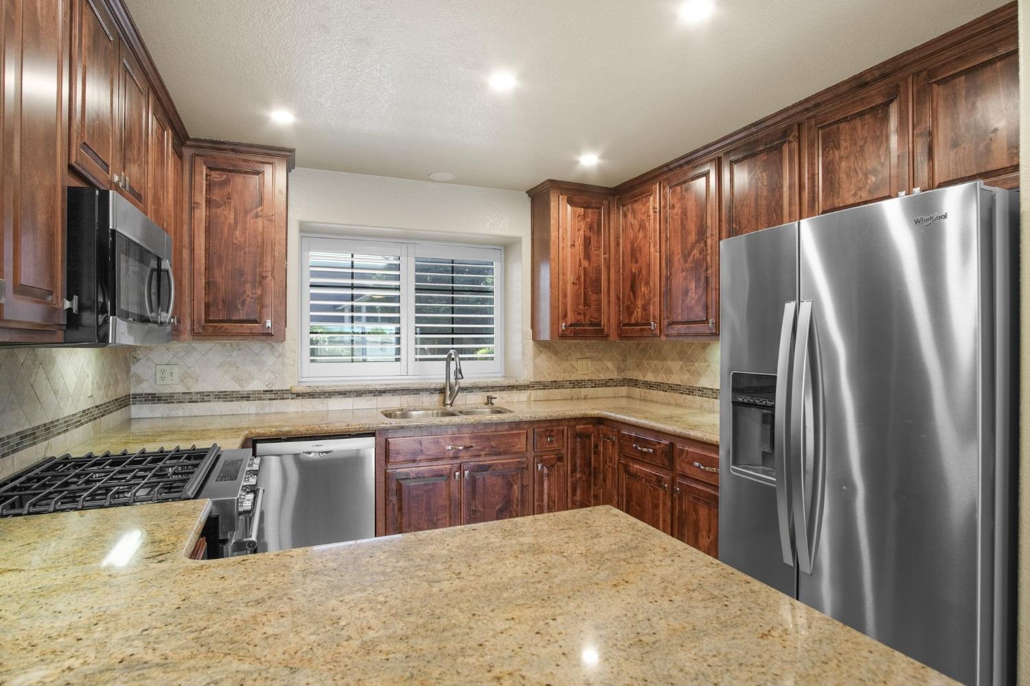 Detail Gallery Image 9 of 25 For 1481 Alex Cir, Turlock,  CA 95382 - 3 Beds | 2/1 Baths