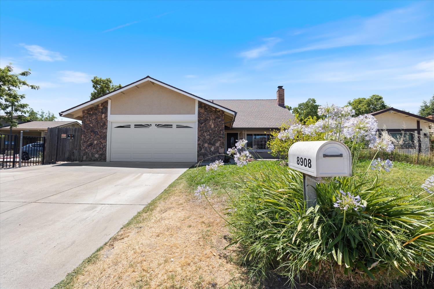 Detail Gallery Image 1 of 1 For 8908 Kiefer Blvd, Sacramento,  CA 95826 - 5 Beds | 3 Baths