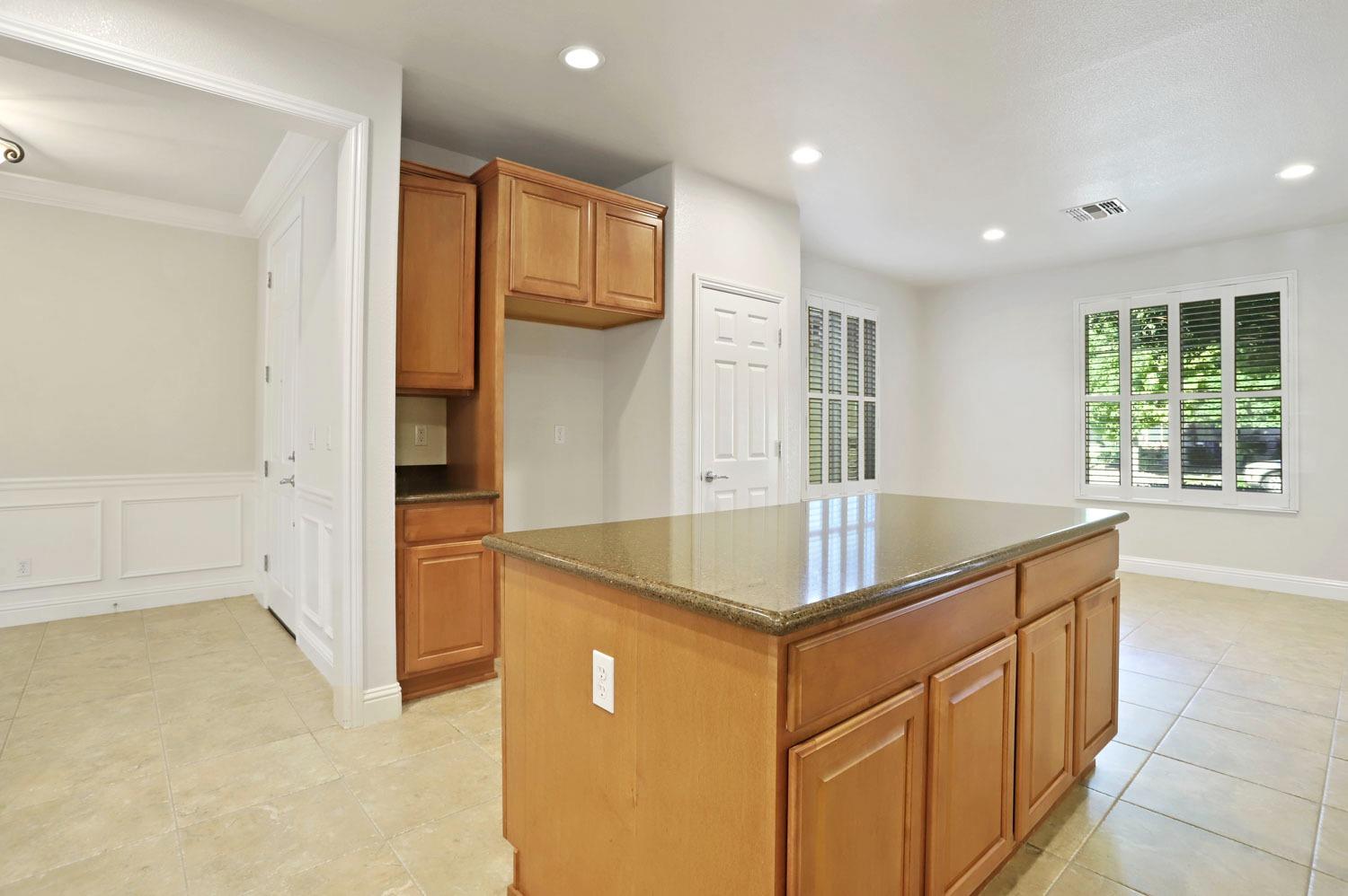 Detail Gallery Image 12 of 40 For 2526 Bellchase Dr, Manteca,  CA 95336 - 2 Beds | 2 Baths