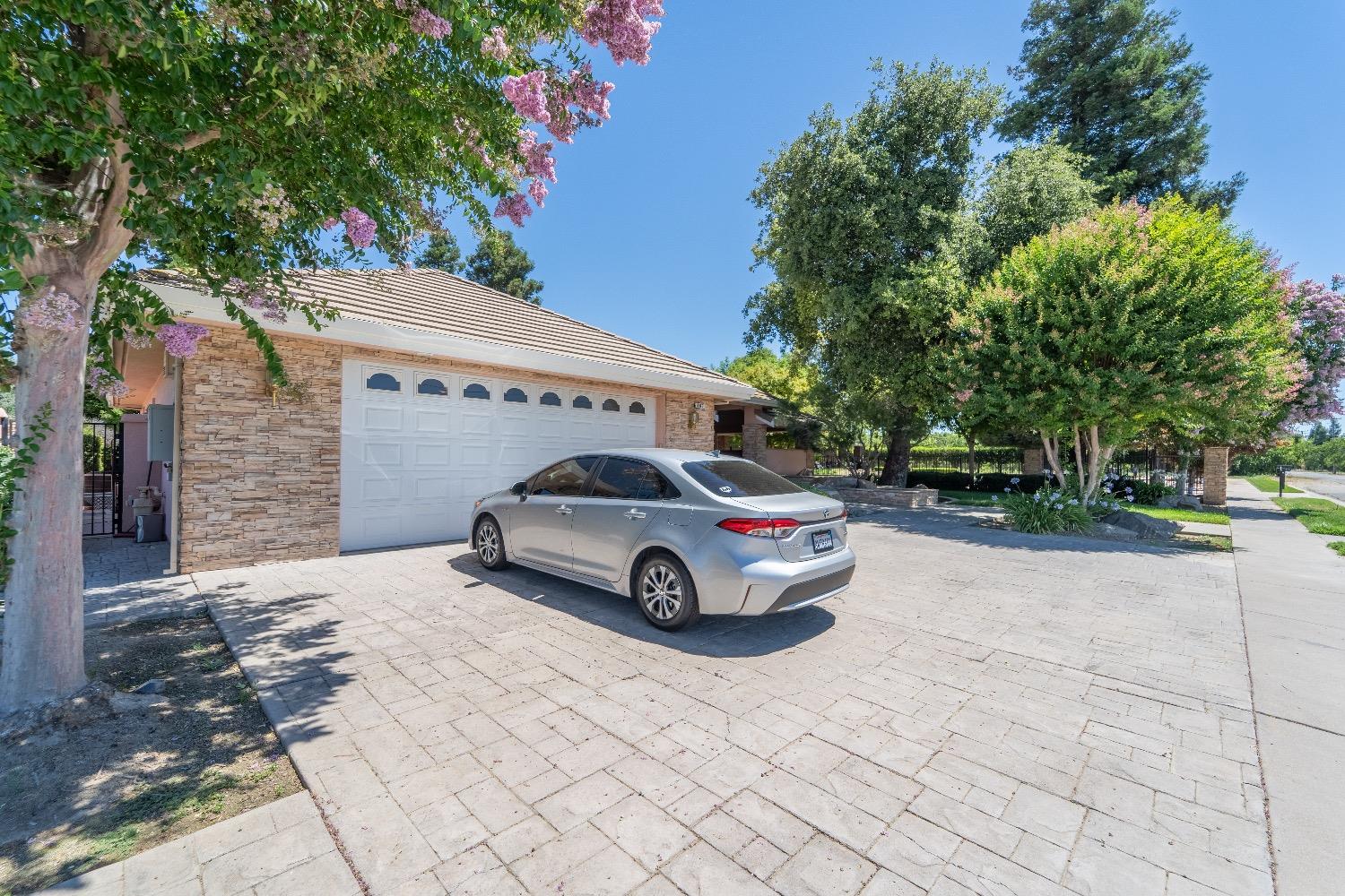 Detail Gallery Image 3 of 31 For 407 Crawford Rd, Modesto,  CA 95356 - 3 Beds | 3/1 Baths