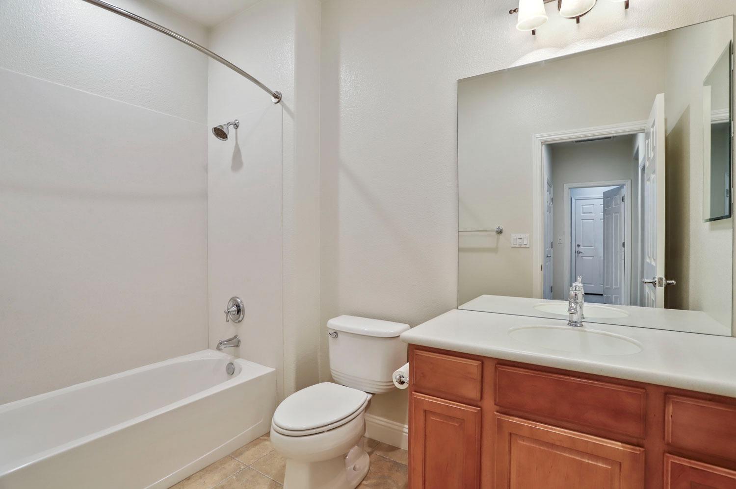 Detail Gallery Image 30 of 40 For 2526 Bellchase Dr, Manteca,  CA 95336 - 2 Beds | 2 Baths