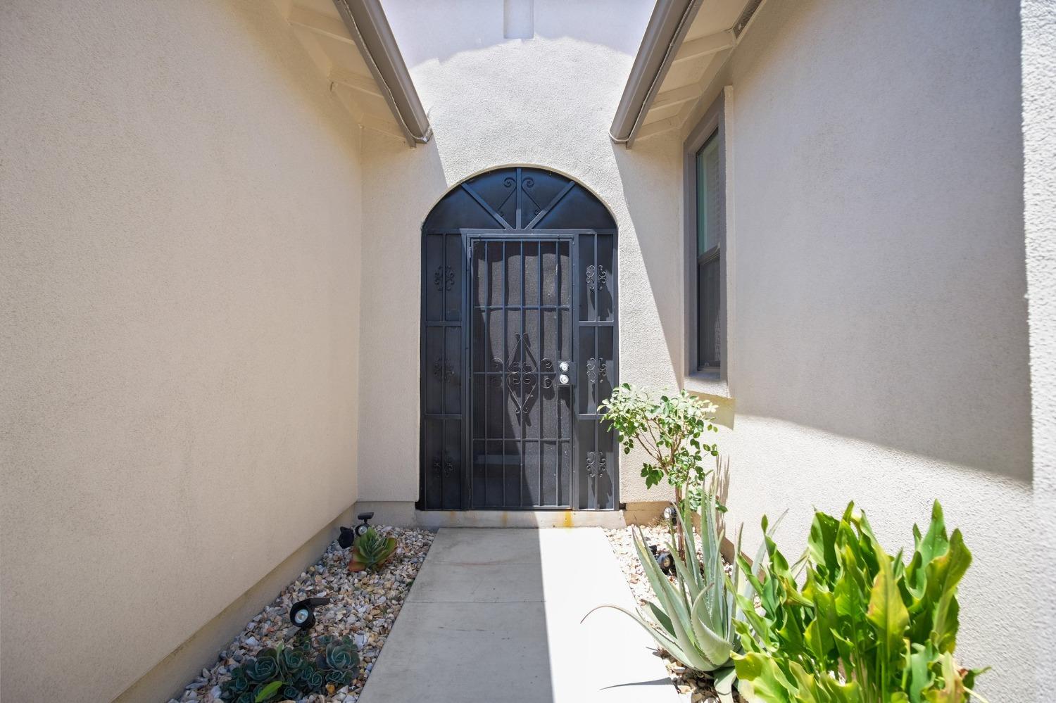 Detail Gallery Image 7 of 34 For 2051 Day Lily Ave, Manteca,  CA 95337 - 3 Beds | 2 Baths