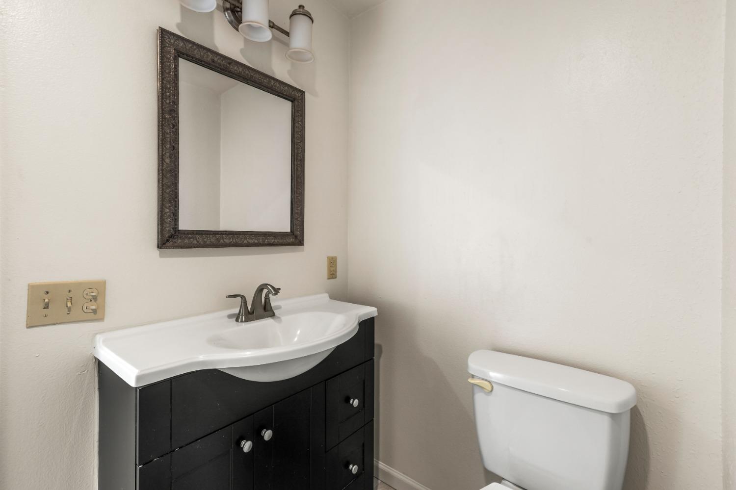 Detail Gallery Image 12 of 29 For 11013 Mooney Flat Rd, –,  CA 95977 - 2 Beds | 1/1 Baths