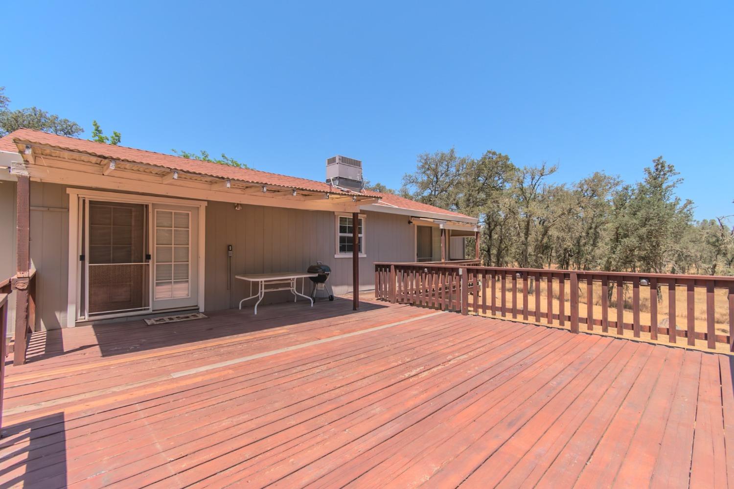 Detail Gallery Image 10 of 47 For 195 Stoney Oaks Loop, Oroville,  CA 9596 - 3 Beds | 2 Baths