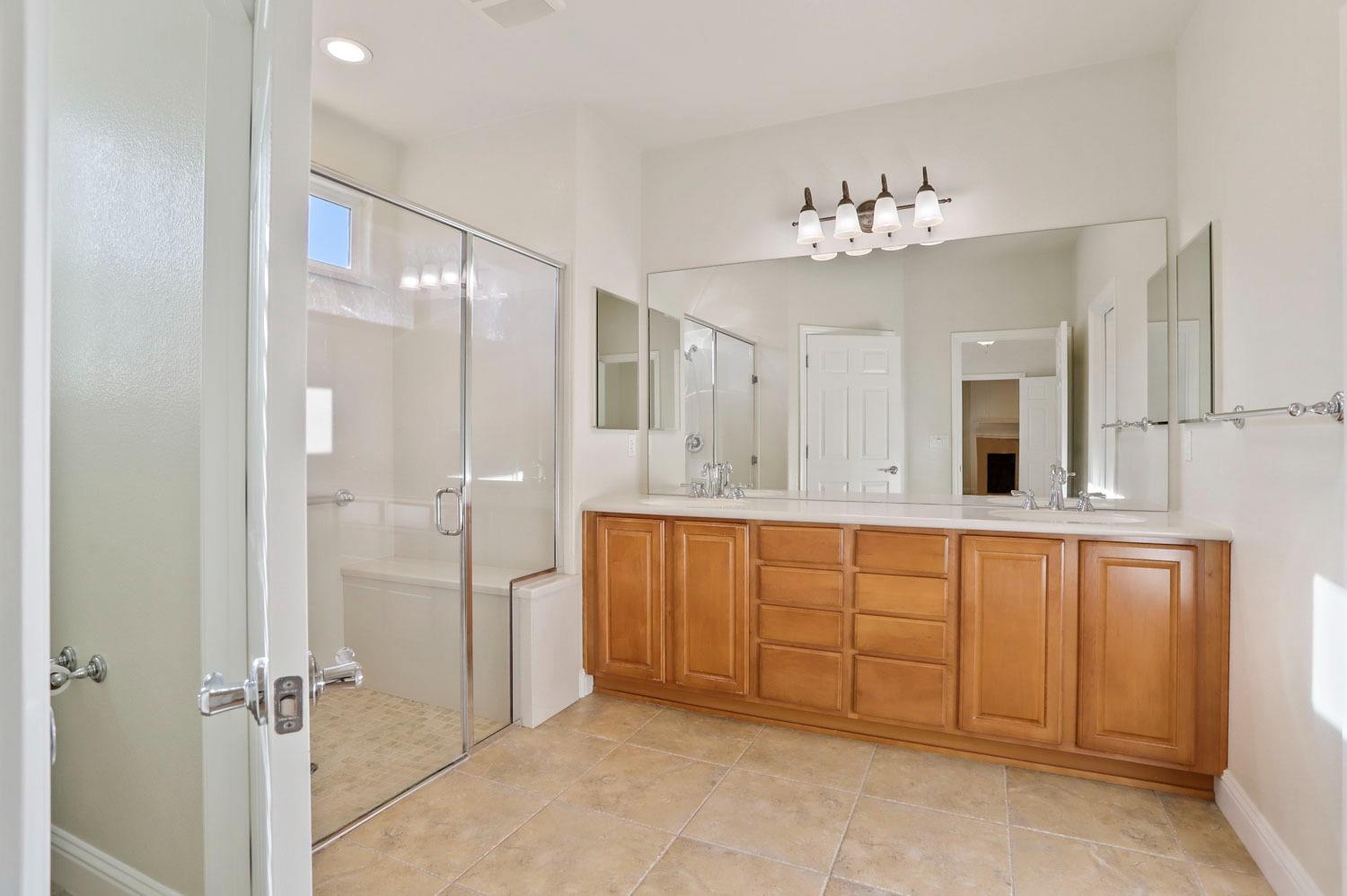 Detail Gallery Image 34 of 40 For 2526 Bellchase Dr, Manteca,  CA 95336 - 2 Beds | 2 Baths