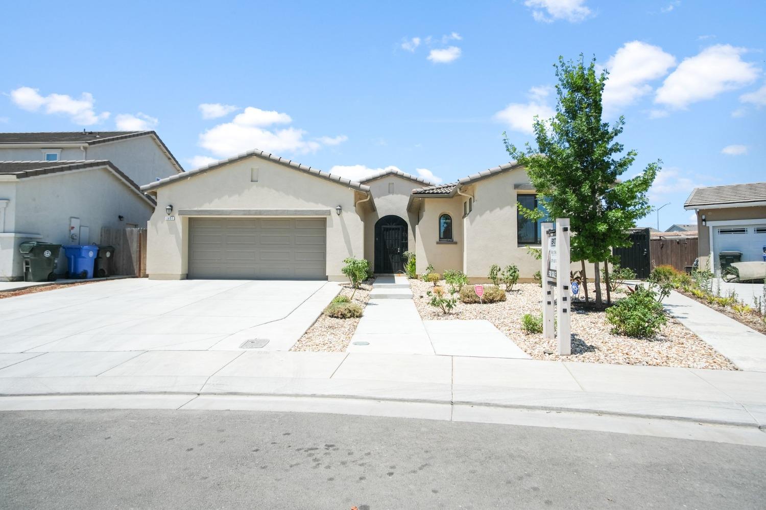 Detail Gallery Image 5 of 34 For 2051 Day Lily Ave, Manteca,  CA 95337 - 3 Beds | 2 Baths