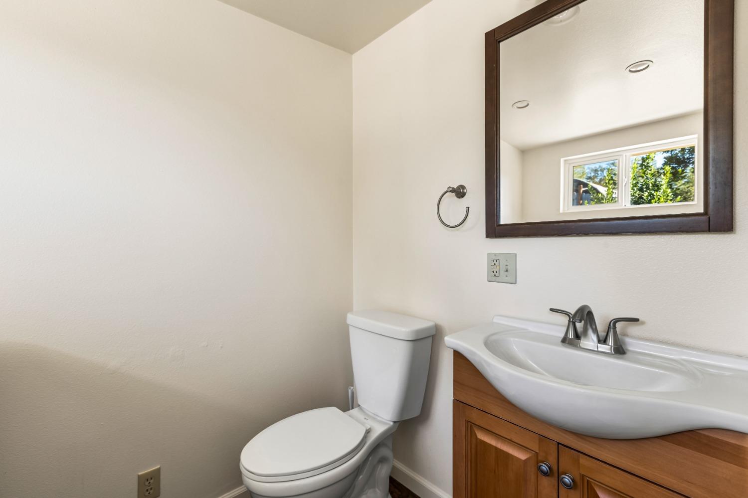 Detail Gallery Image 14 of 29 For 11013 Mooney Flat Rd, –,  CA 95977 - 2 Beds | 1/1 Baths