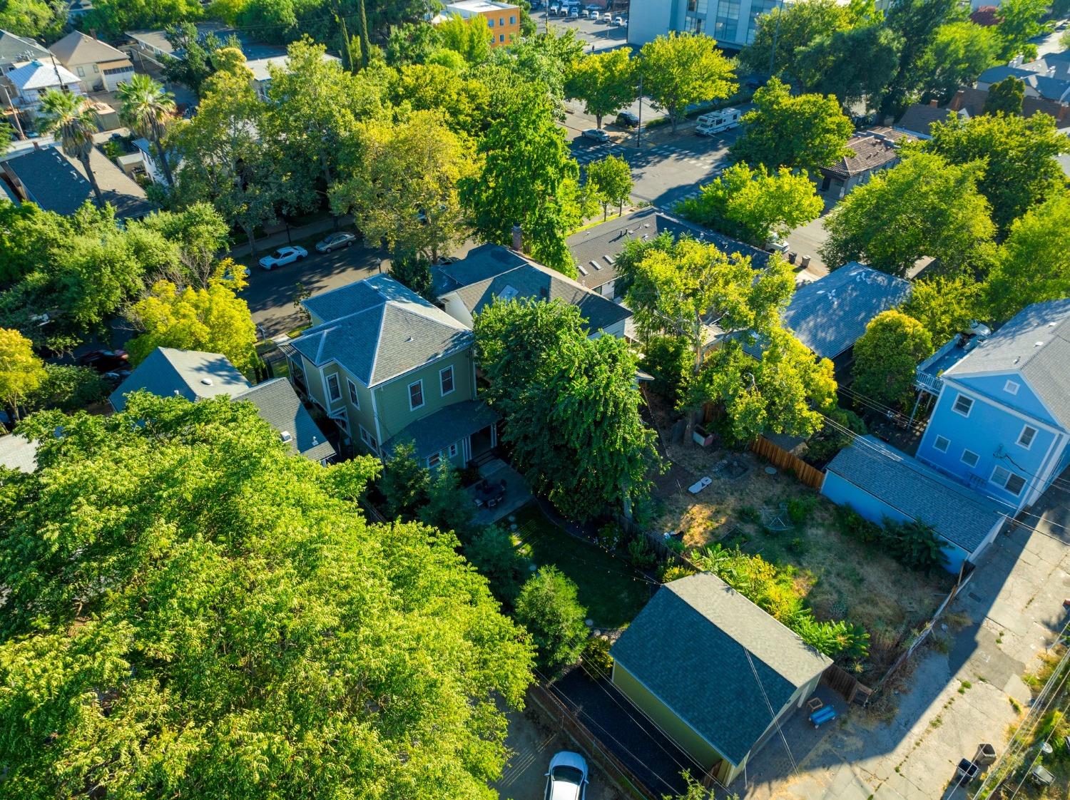 Detail Gallery Image 51 of 55 For 2215 O St, Sacramento,  CA 95816 - 4 Beds | 2/1 Baths