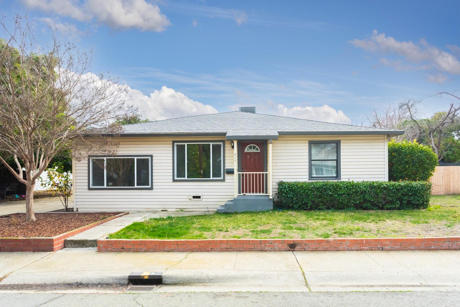 Detail Gallery Image 1 of 1 For 410 Ainsley Ave, Yuba City,  CA 95991 - 2 Beds | 2 Baths