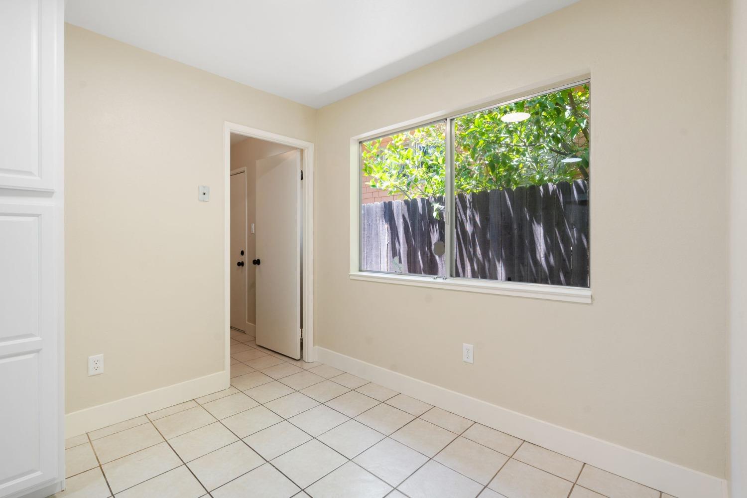 Detail Gallery Image 13 of 23 For 2178 Portola Way, Sacramento,  CA 95818 - 4 Beds | 2 Baths