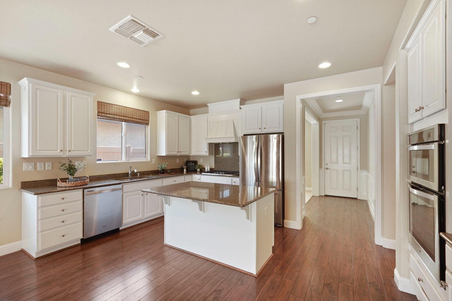 Detail Gallery Image 8 of 34 For 2438 Rockbrook Ln, Manteca,  CA 95336 - 2 Beds | 2 Baths