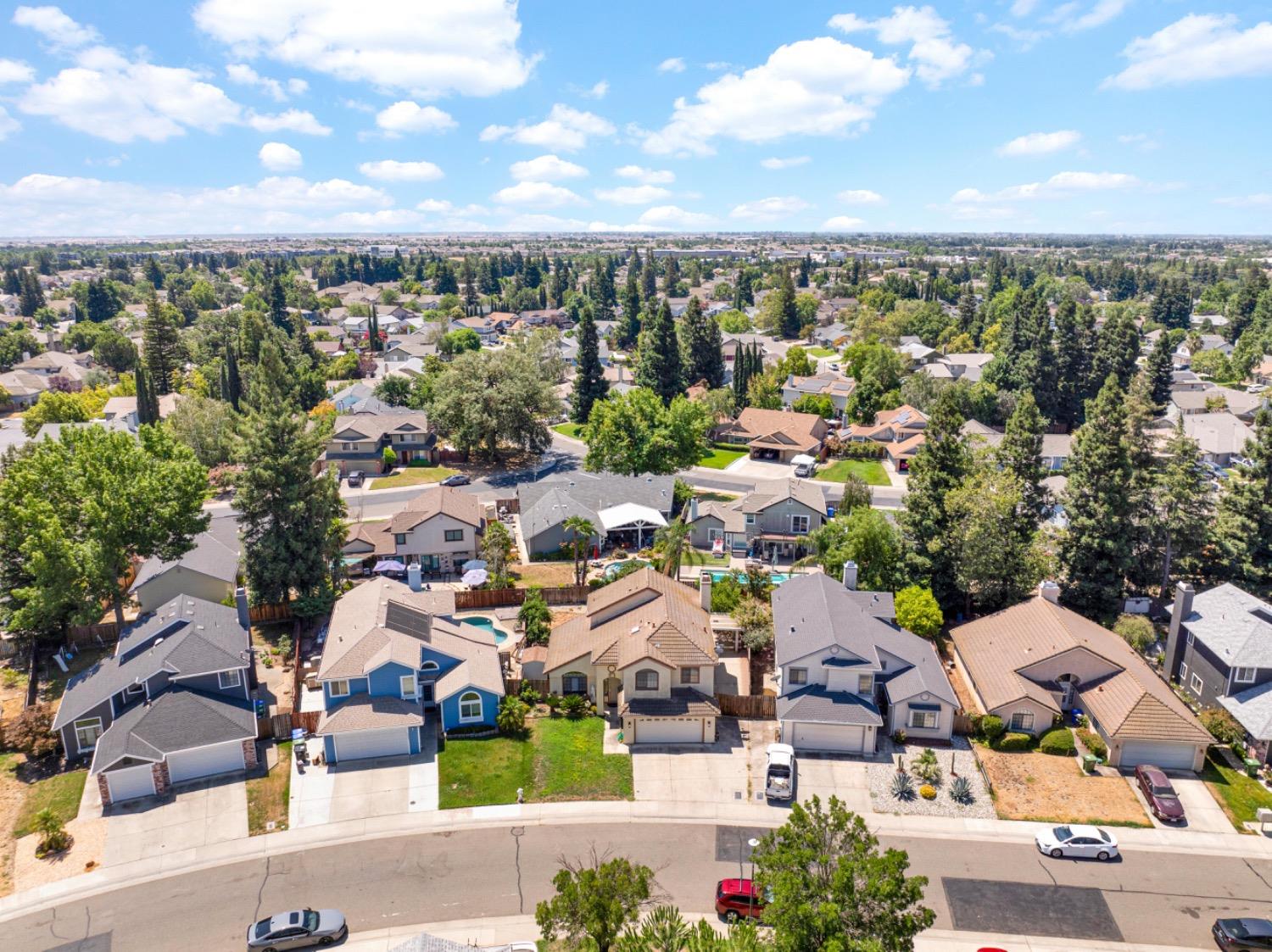 Detail Gallery Image 49 of 50 For 9458 Bowmont Way, Elk Grove,  CA 95758 - 4 Beds | 2/1 Baths