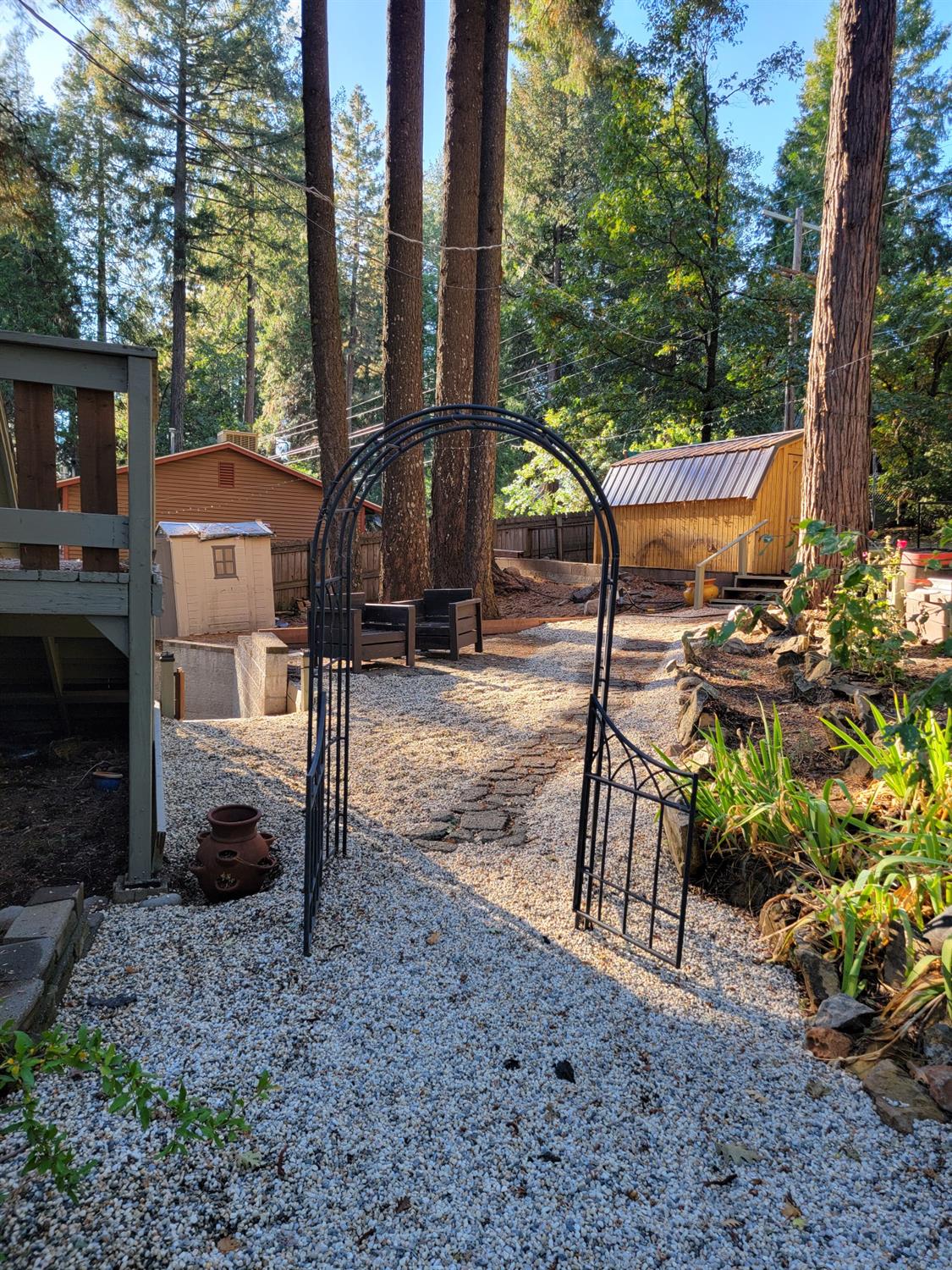 Detail Gallery Image 4 of 27 For 3183 Sly Park Rd, Pollock Pines,  CA 95726 - 3 Beds | 2 Baths