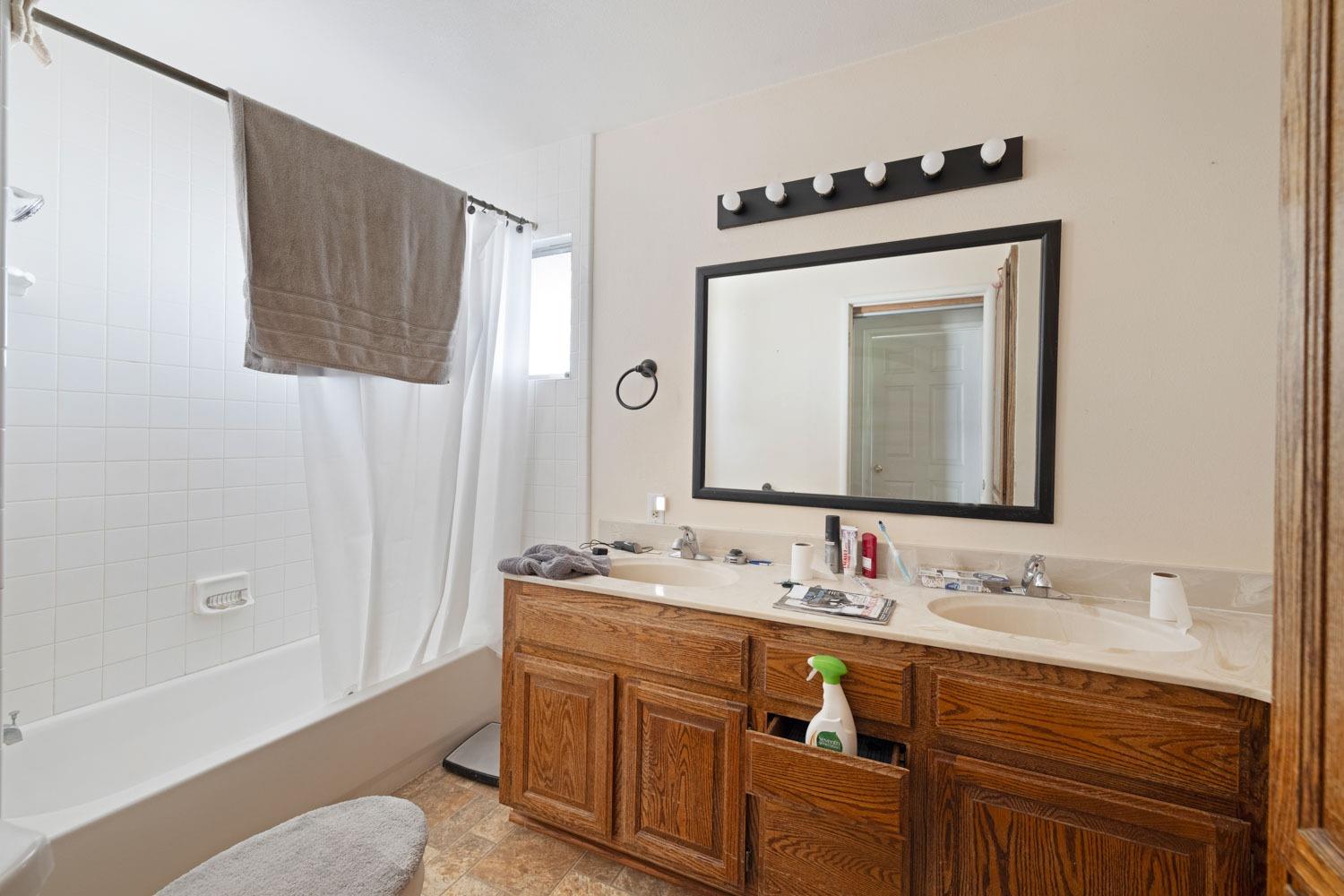 Detail Gallery Image 11 of 73 For 21773 E Ca-12, Clements,  CA 95227 - 3 Beds | 2 Baths